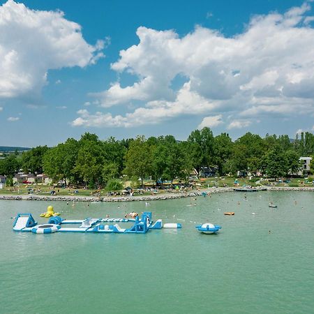 Balatontourist Fuered Camping & Bungalows 巴拉顿菲赖德 外观 照片