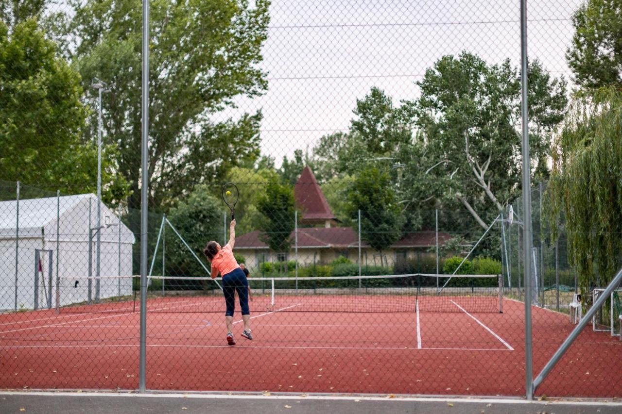 Balatontourist Fuered Camping & Bungalows 巴拉顿菲赖德 外观 照片