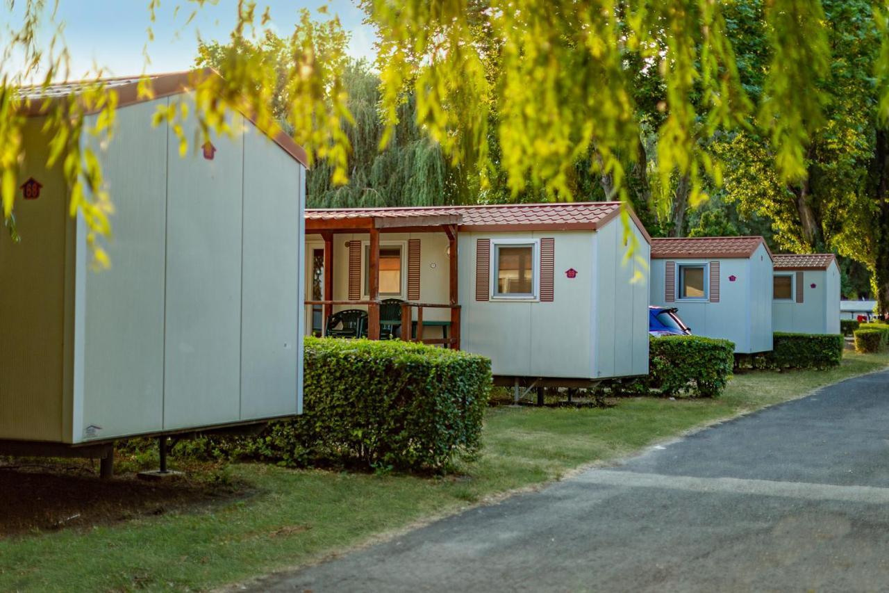 Balatontourist Fuered Camping & Bungalows 巴拉顿菲赖德 外观 照片