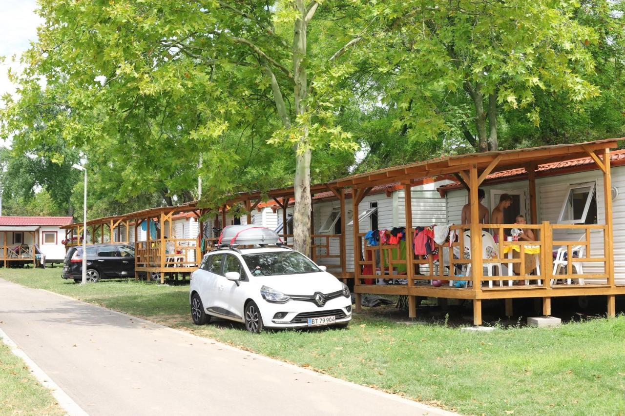 Balatontourist Fuered Camping & Bungalows 巴拉顿菲赖德 外观 照片